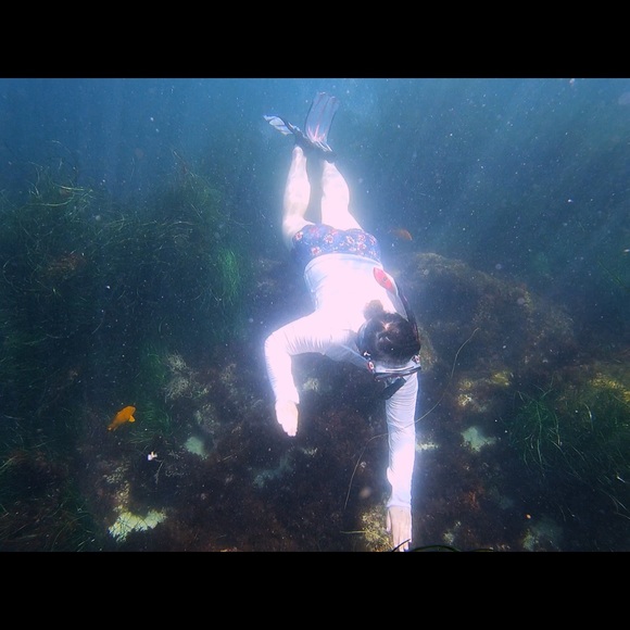 Meet your posher, Sarabeth! - Picture 2 of 3